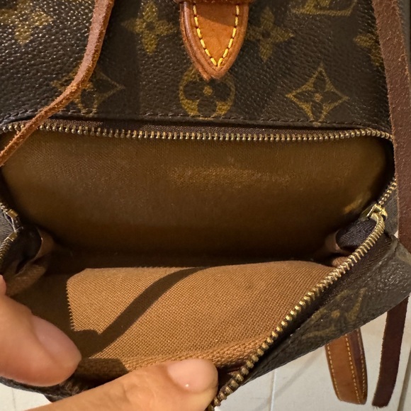 Louis Vuitton Montsouris Mm - Picture 13 of 16